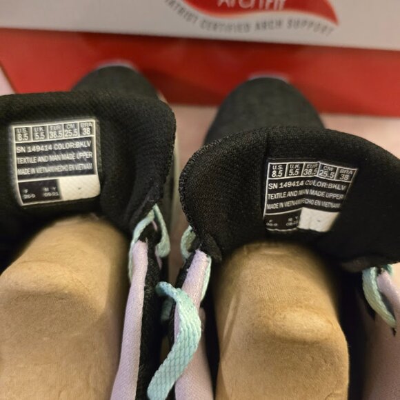 SKECHERS ARCH FIT COMFY WAVE BLACK LAVENDER SIZE 8.5 MEDIUM NIB LACE UP - Picture 3 of 9